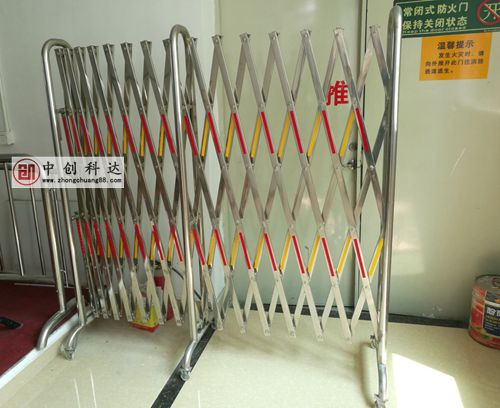 新款不銹鋼伸縮護(hù)欄 移動(dòng)式護(hù)欄